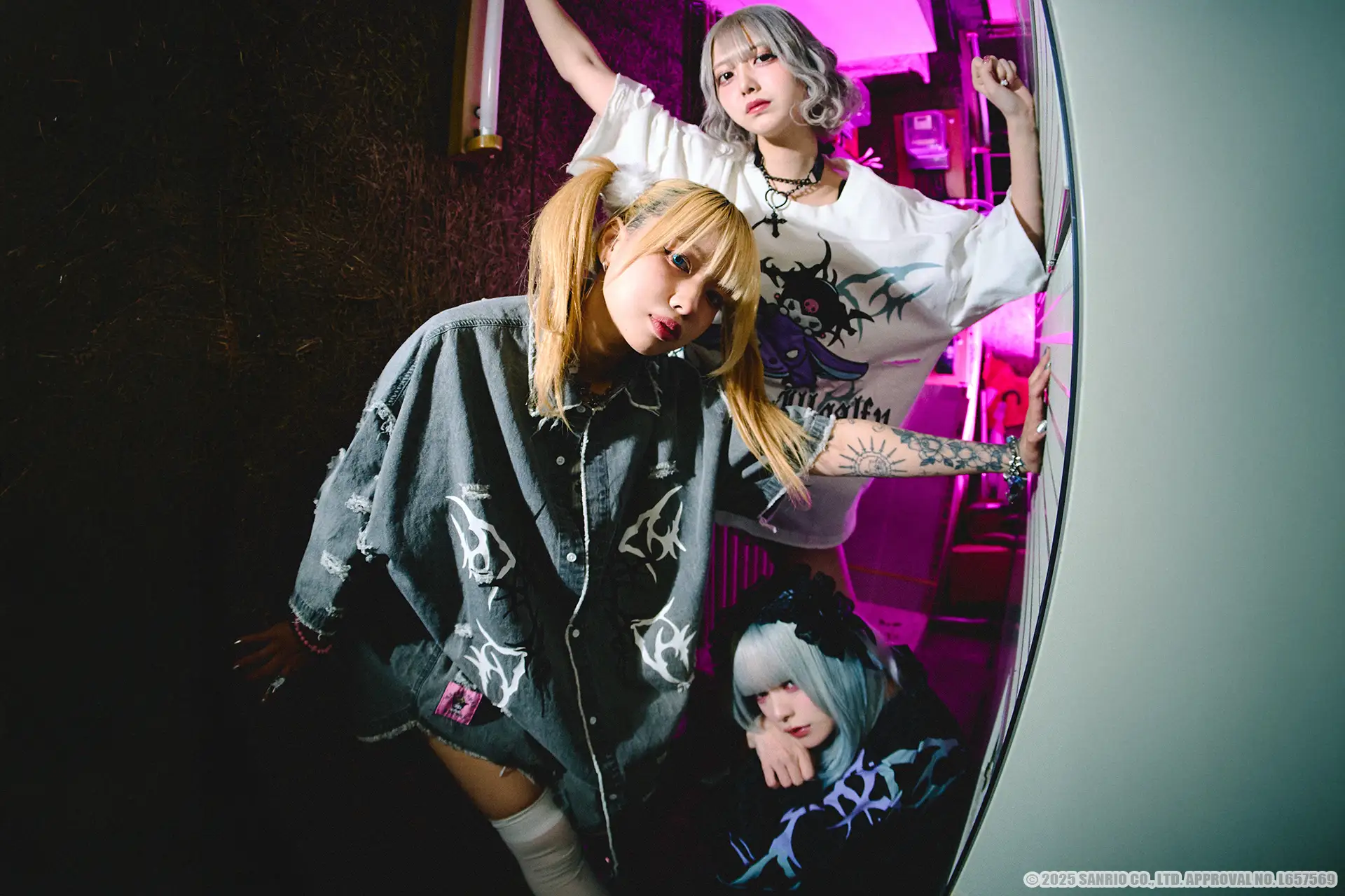 マイメロのライバルクロミ × 架空の狂犬ガルフィー【モデルにAVAM・月深乃絢(つぐみのあ)を起用】